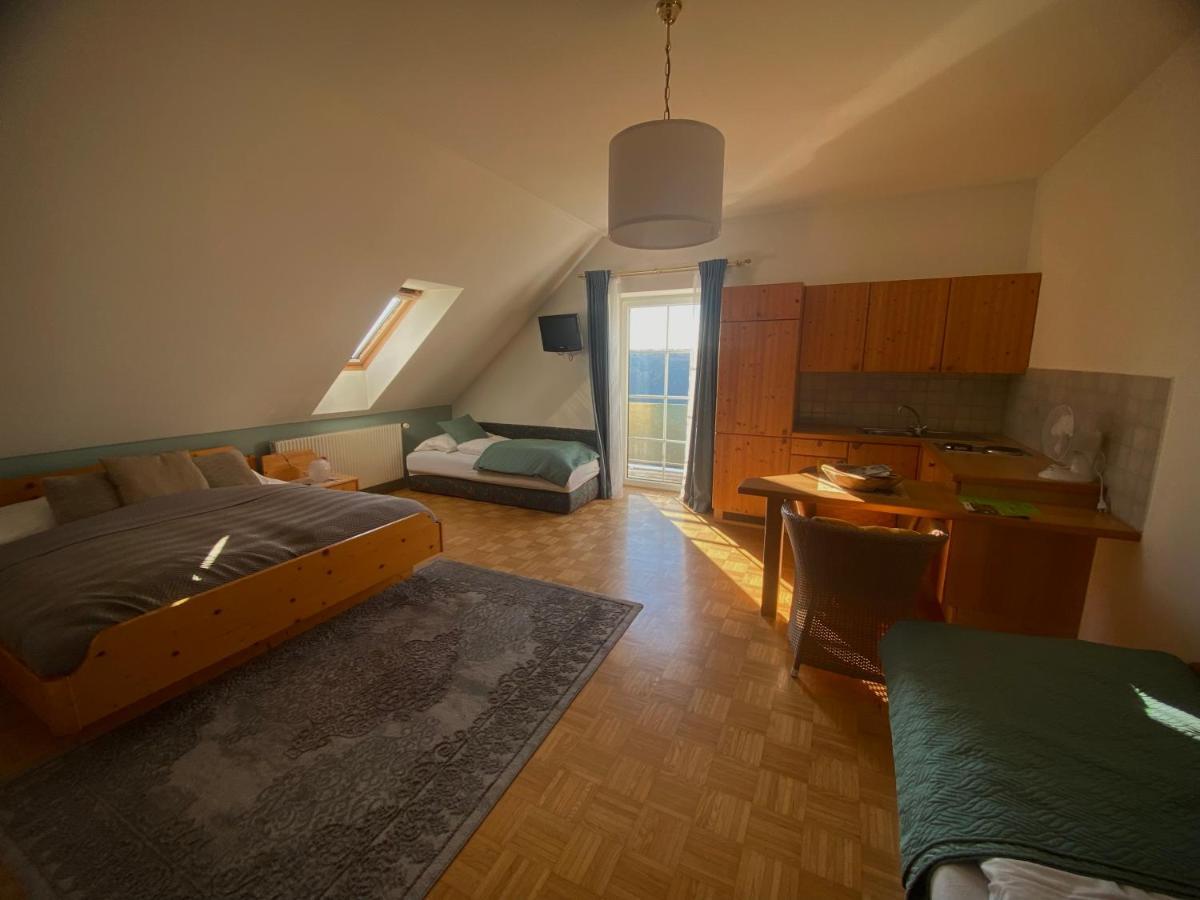 Pension Rucksackpeter Hohenbrugg an der Raab Exterior foto